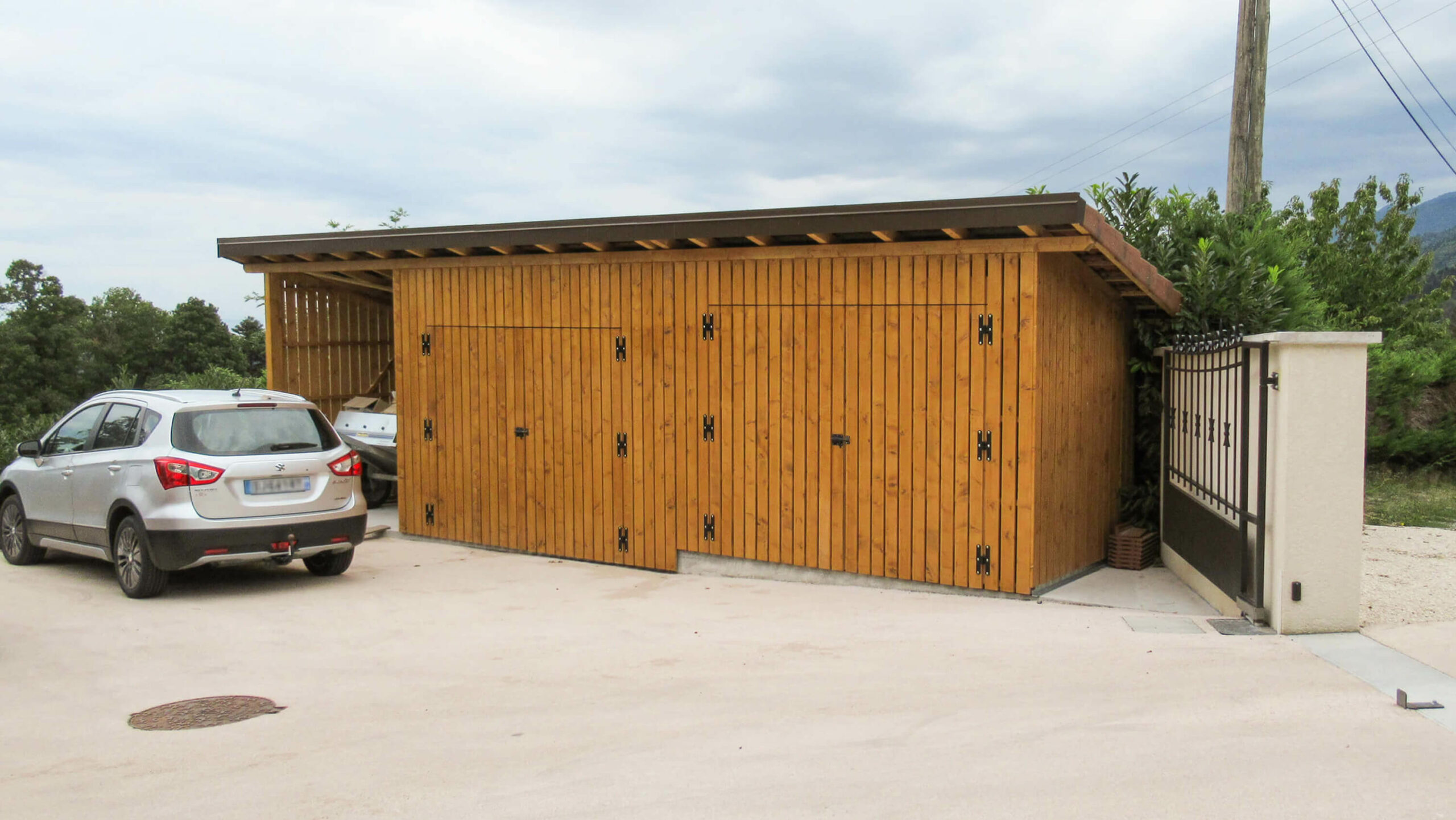 abri à bois fabriqué et posé par les artisans de Batibois