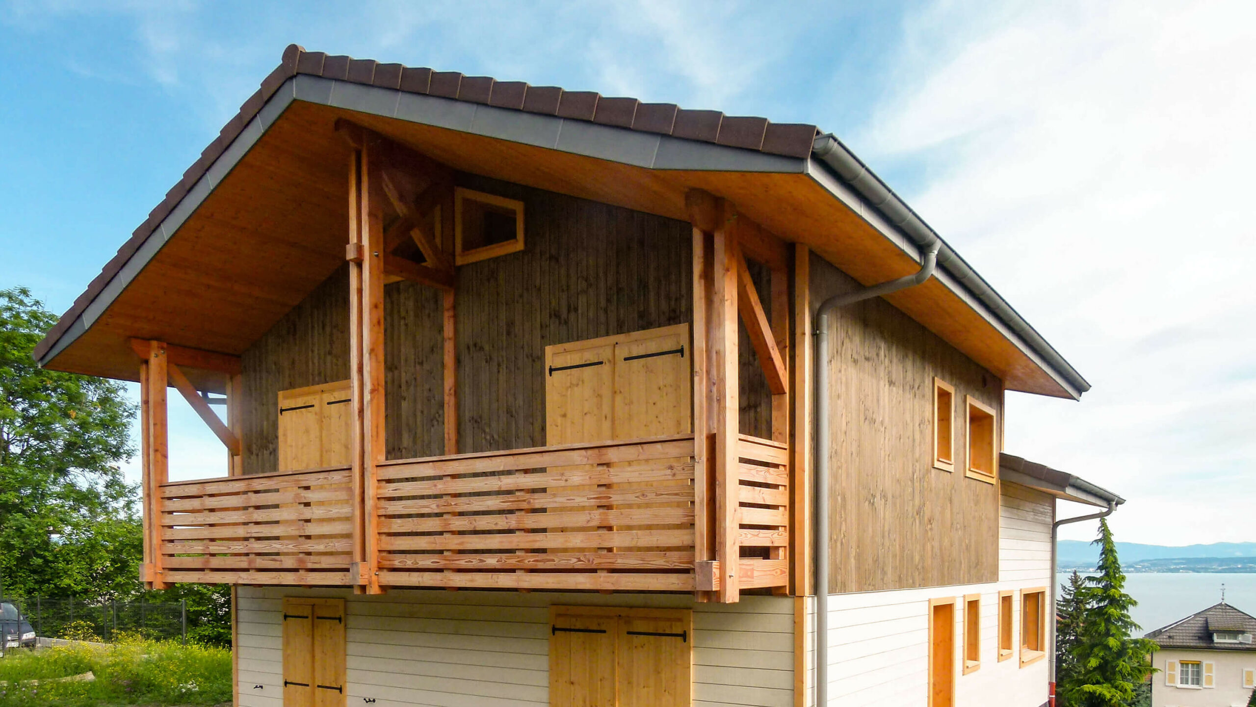 Villa en ossature bois, fabriquée et posée par les charpentiers de Batibois