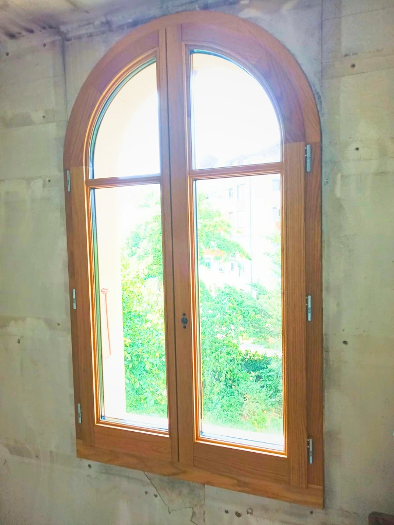 fabrication et pose d'une fenêtre style ancien à GAILLARD par BATIBOIS74