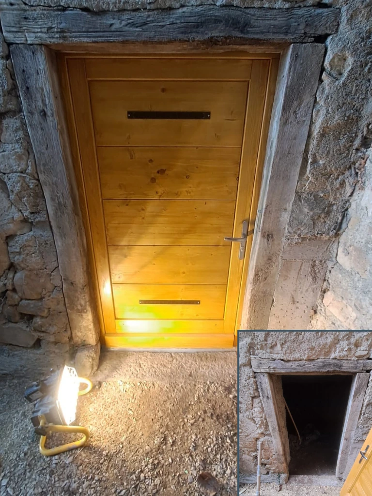 fabrication et pose d'une porte d'entrée de cave par BATIBOIS74